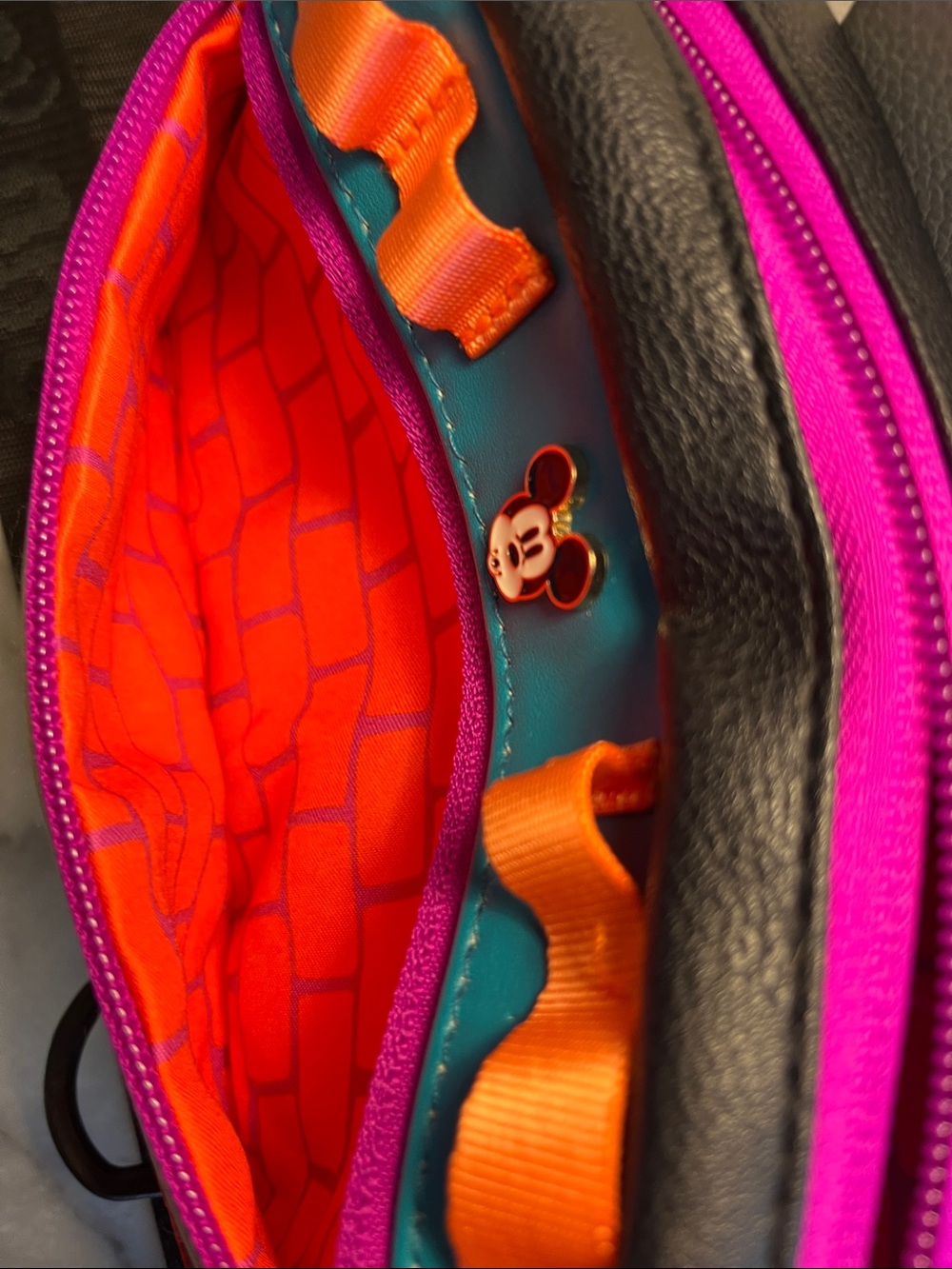 Mickey Women’s, kids Crossbody  Bag! - Picture 5 of 6